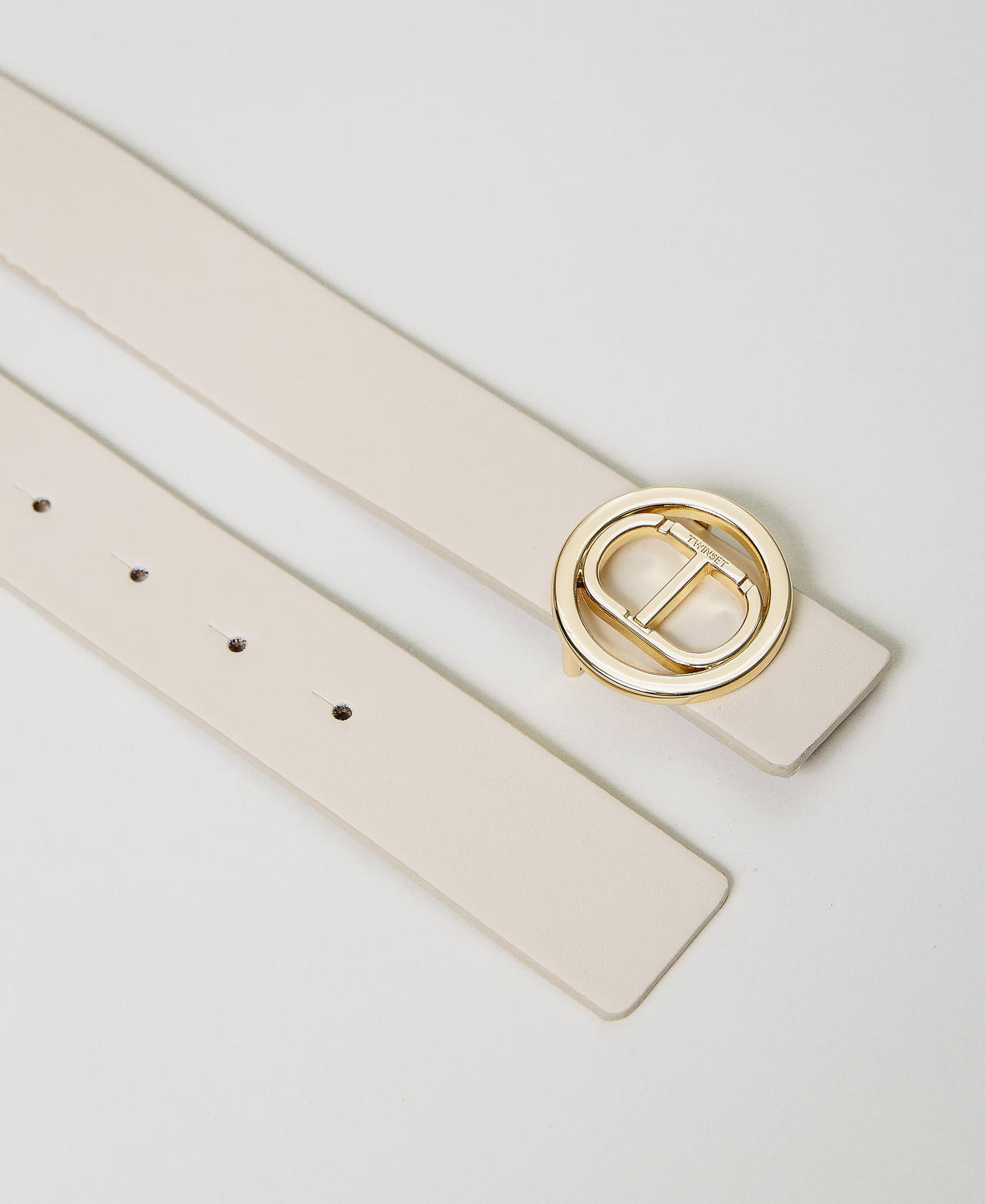 Reversible belt with Oval T buckle