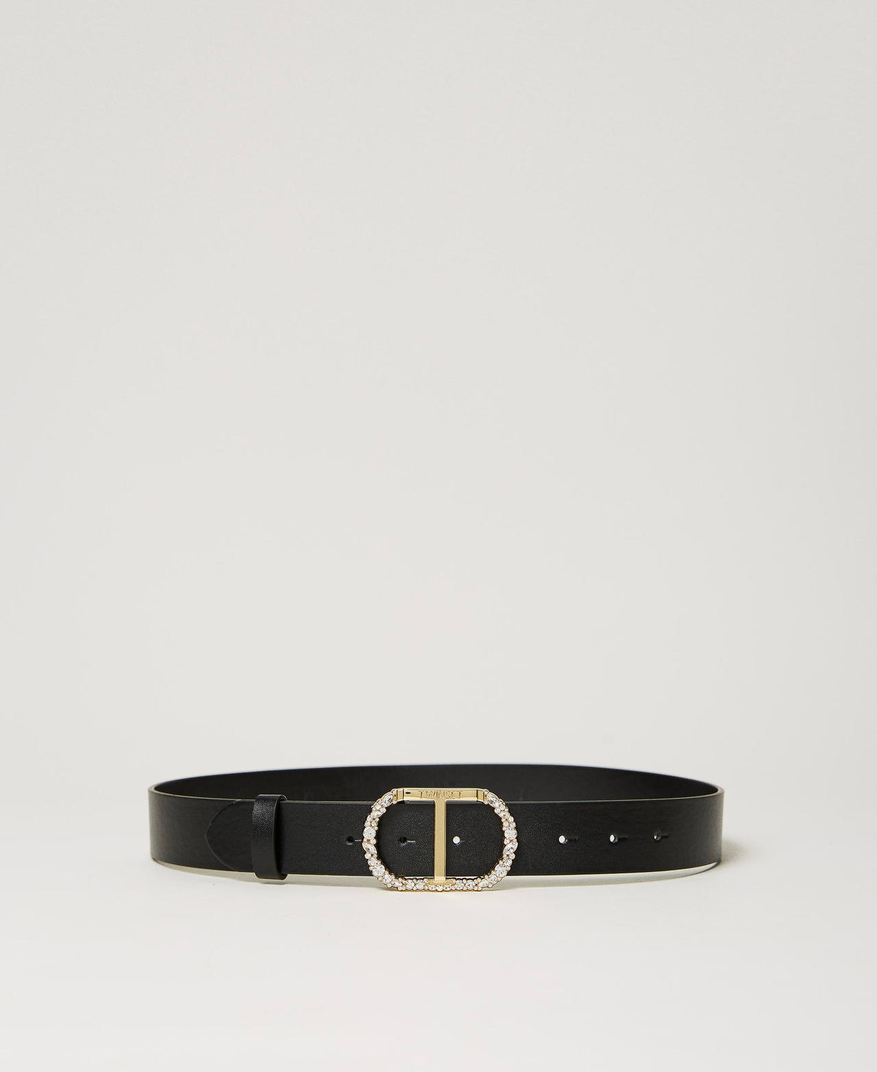 241TA4060_00006_01?quality=