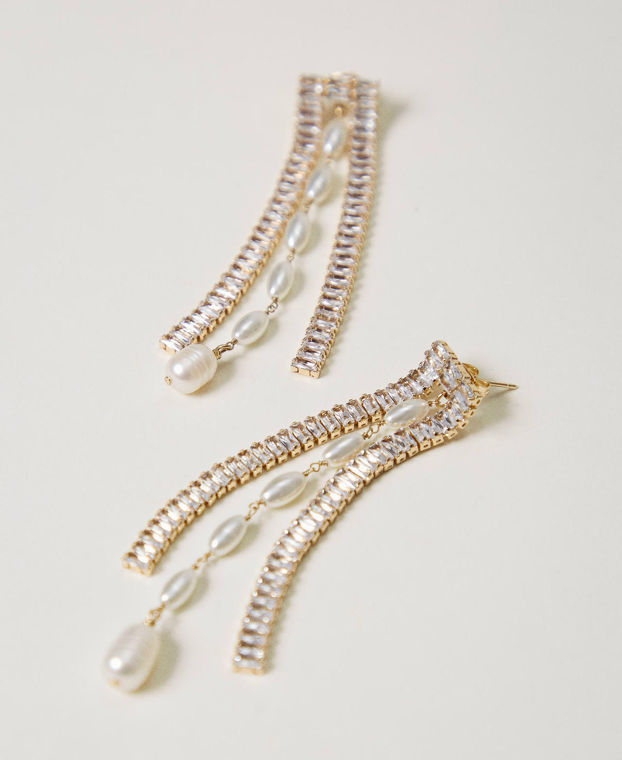 Boucles d’oreilles avec strass et perles