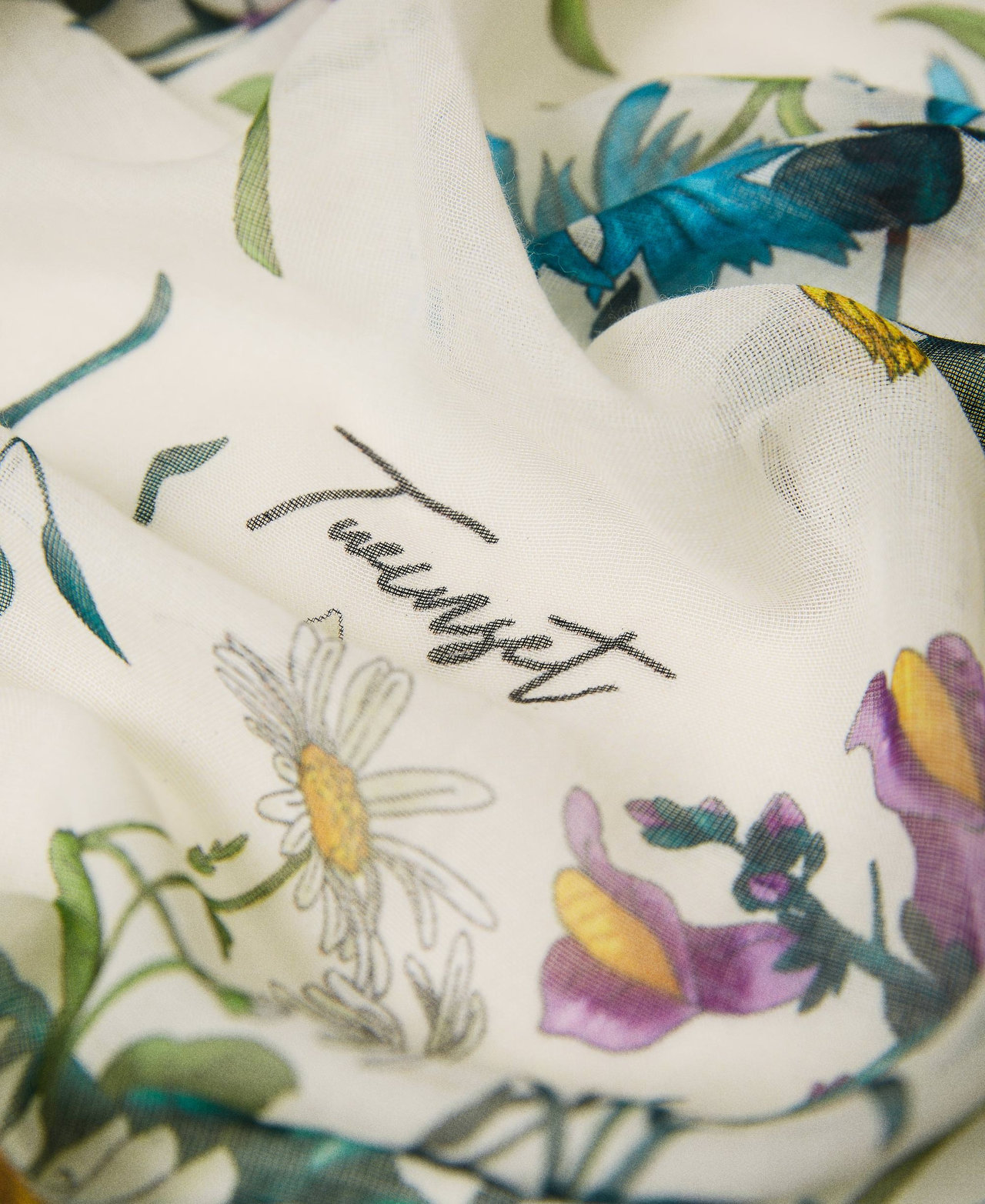 Stole with placed floral print