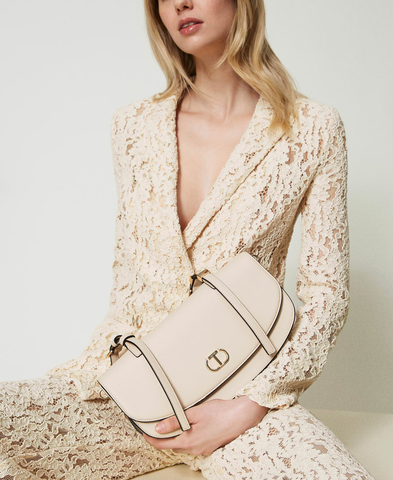 Borsa a tracolla con patta e Oval T Beige "Almond Milk" Donna 241TB7063_11308_S0