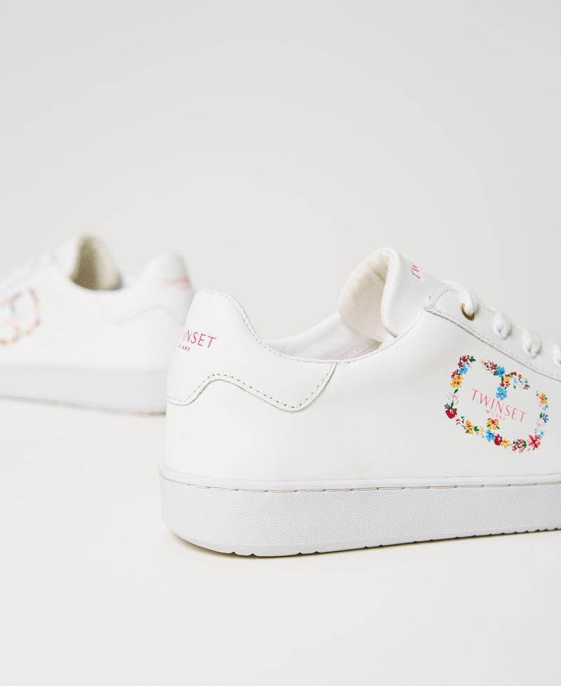 Sneakers in pelle con Oval T a fiori