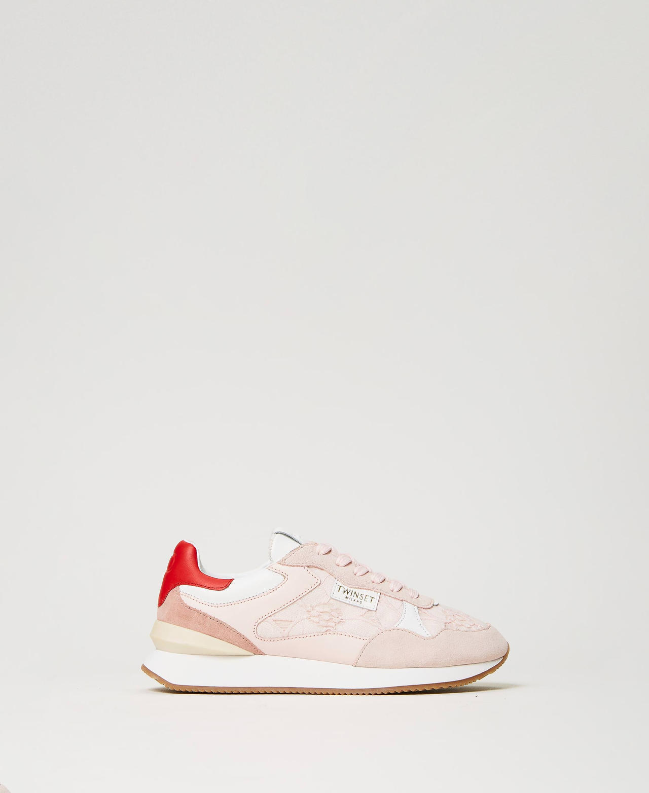 Trainer inserts new arrivals