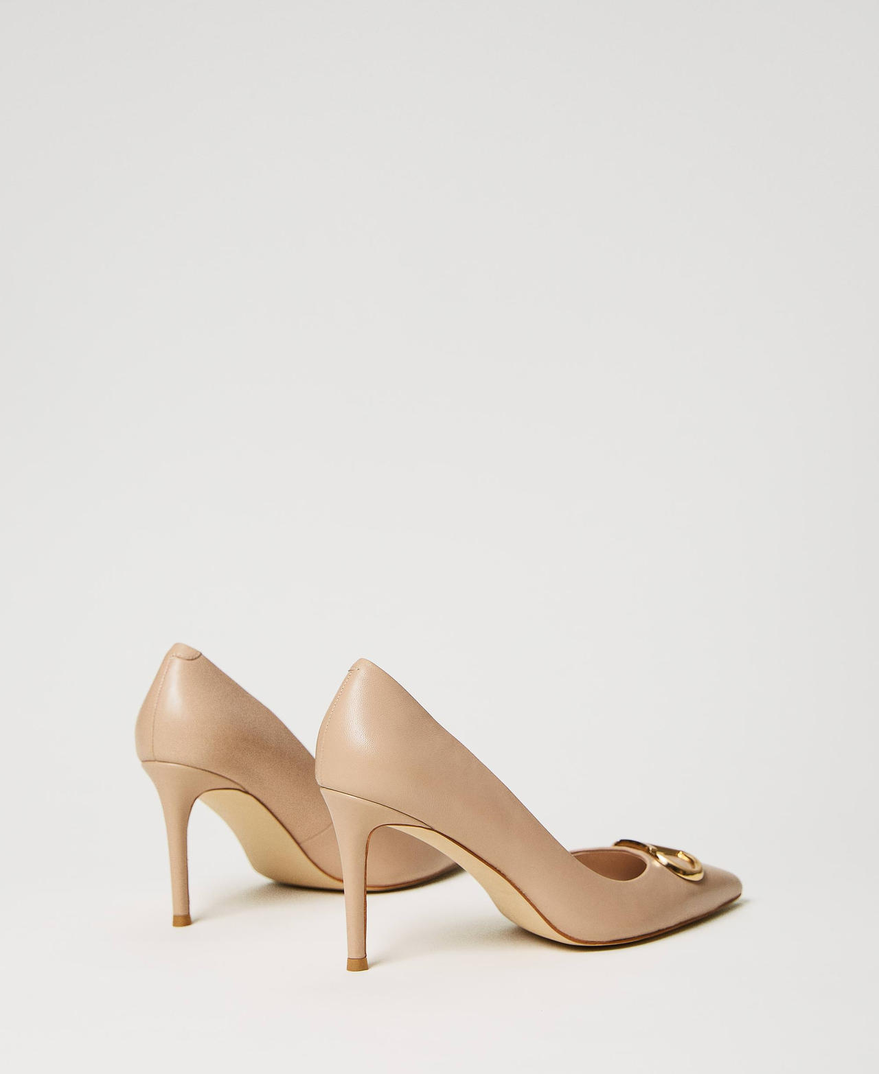 Lederpumps mit Oval T &bdquo;Hazelnut&ldquo;-Braun Frau 241TCP120_10282_03