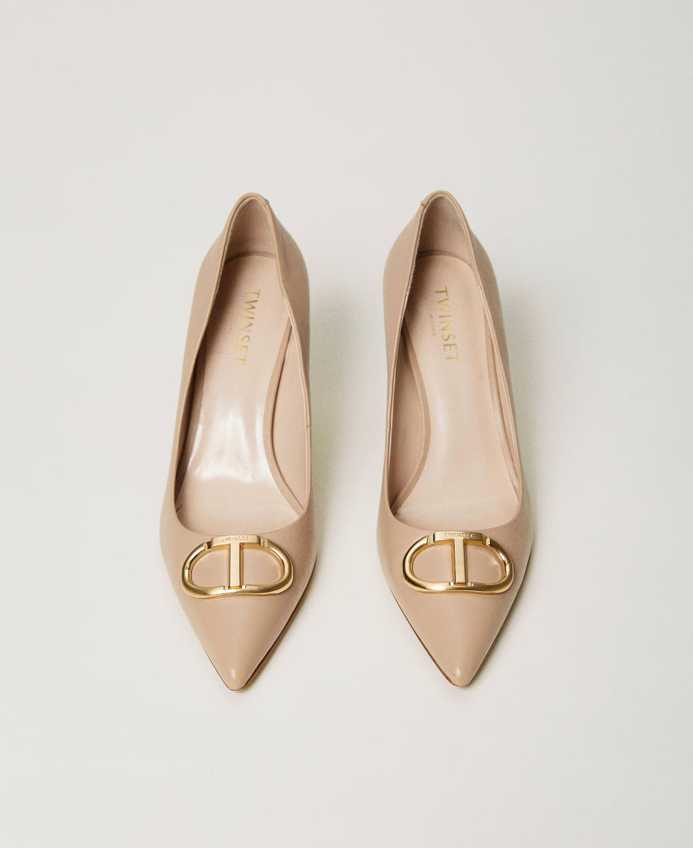 Leather courts online