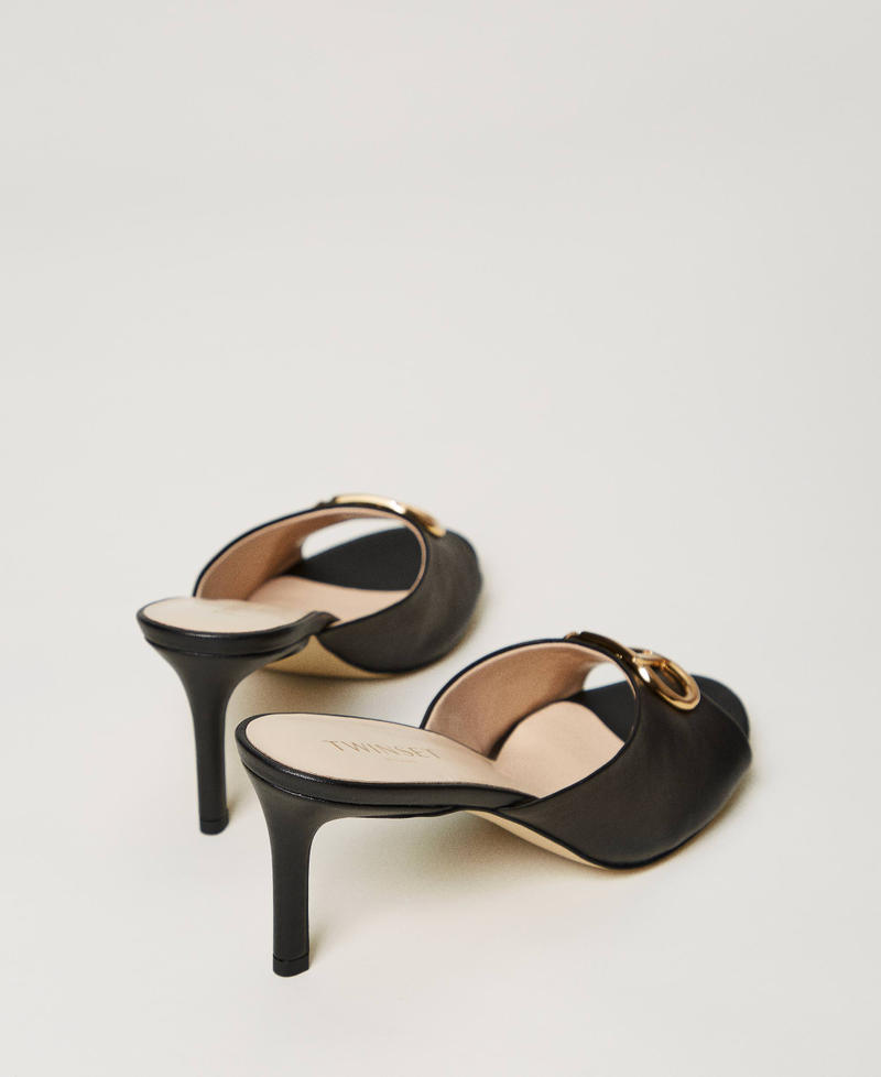 Sandales mules en cuir avec Oval T Noir Femme 241TCP126-03