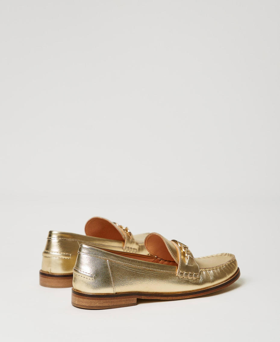 Leather loafers with Oval T clasp Yellow Gold Woman 241TCP12C_10366_03