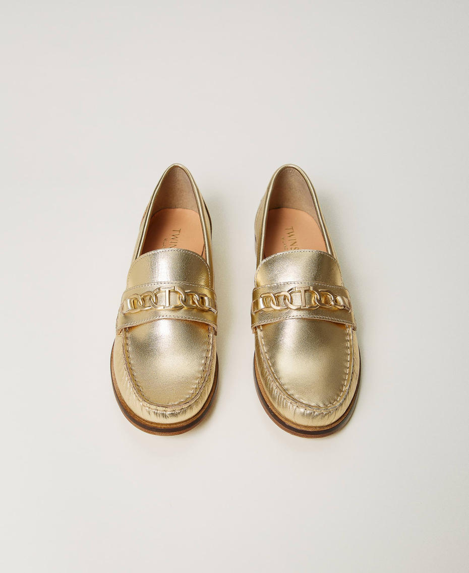 Leather loafers with Oval T clasp Yellow Gold Woman 241TCP12C_10366_04