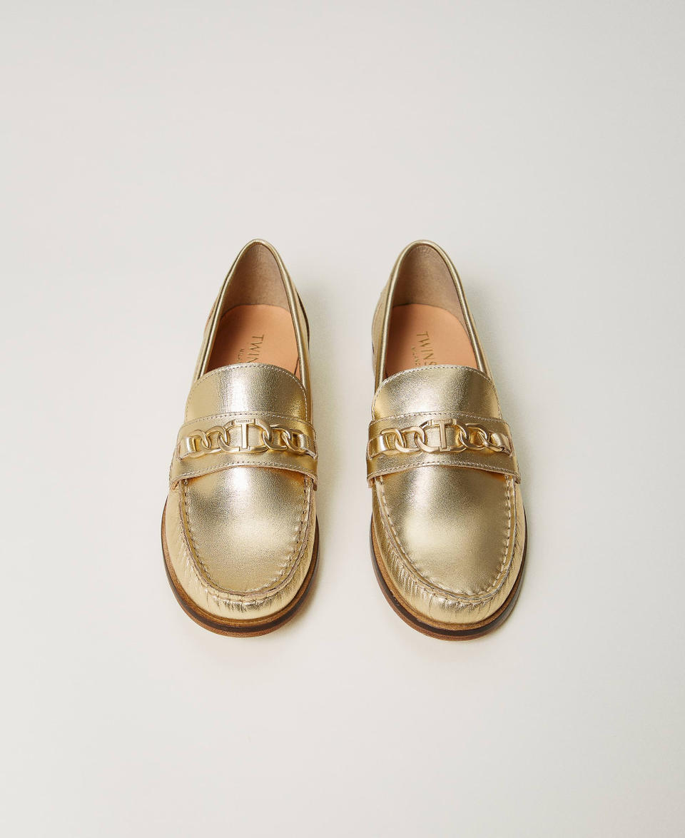 Leather loafers with Oval T clasp Yellow Gold Woman 241TCP12C_10366_04