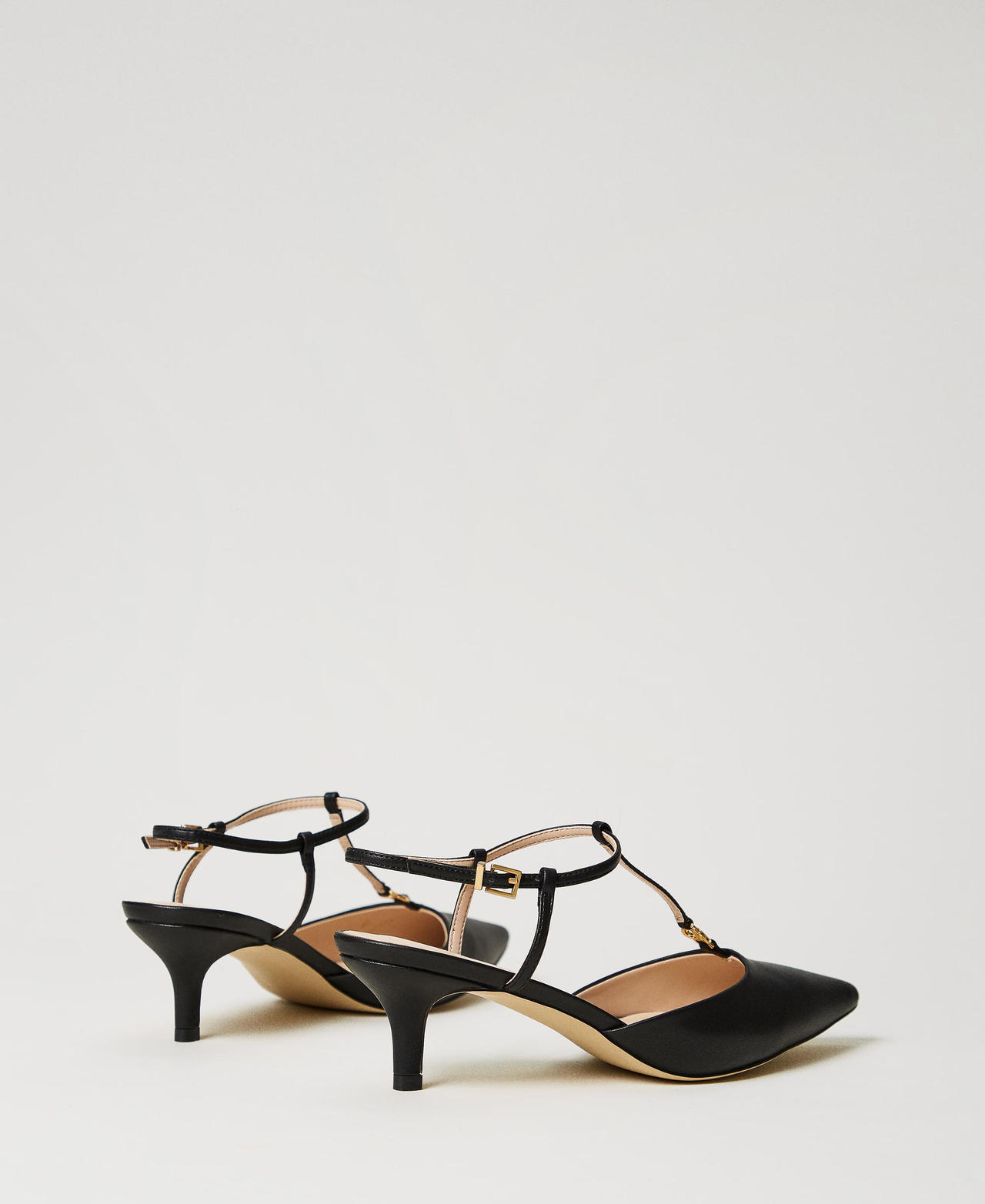 Riemchenpumps mit Oval T Schwarz Frau 241TCP130_00006_03