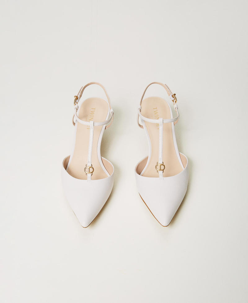 Escarpins slingbacks en cuir avec Oval T