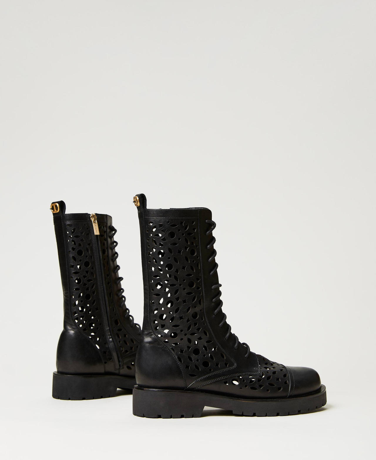 Anfibi in pelle traforata Nero Donna 241TCP154_00006_03