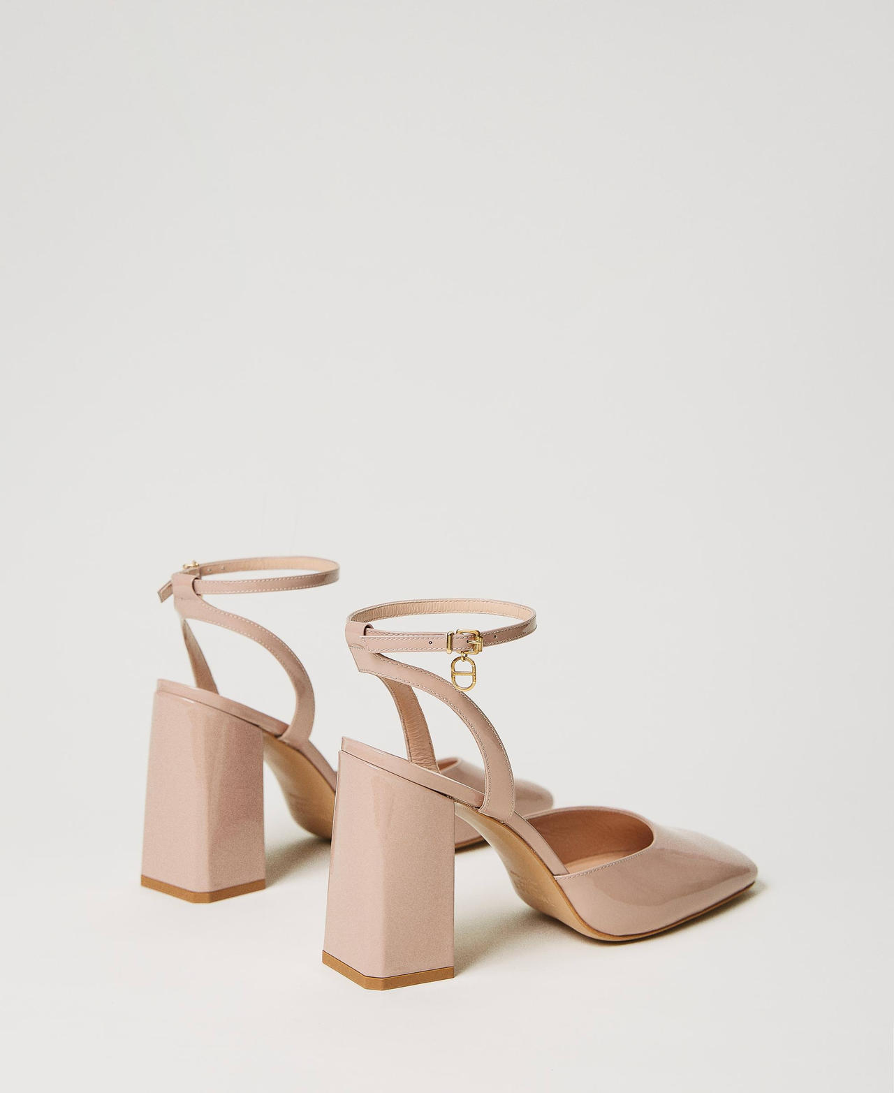 Leather court shoes with strap