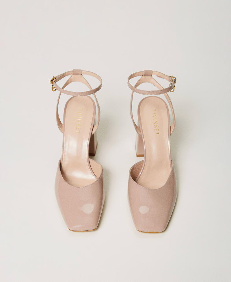 Leather court shoes with strap