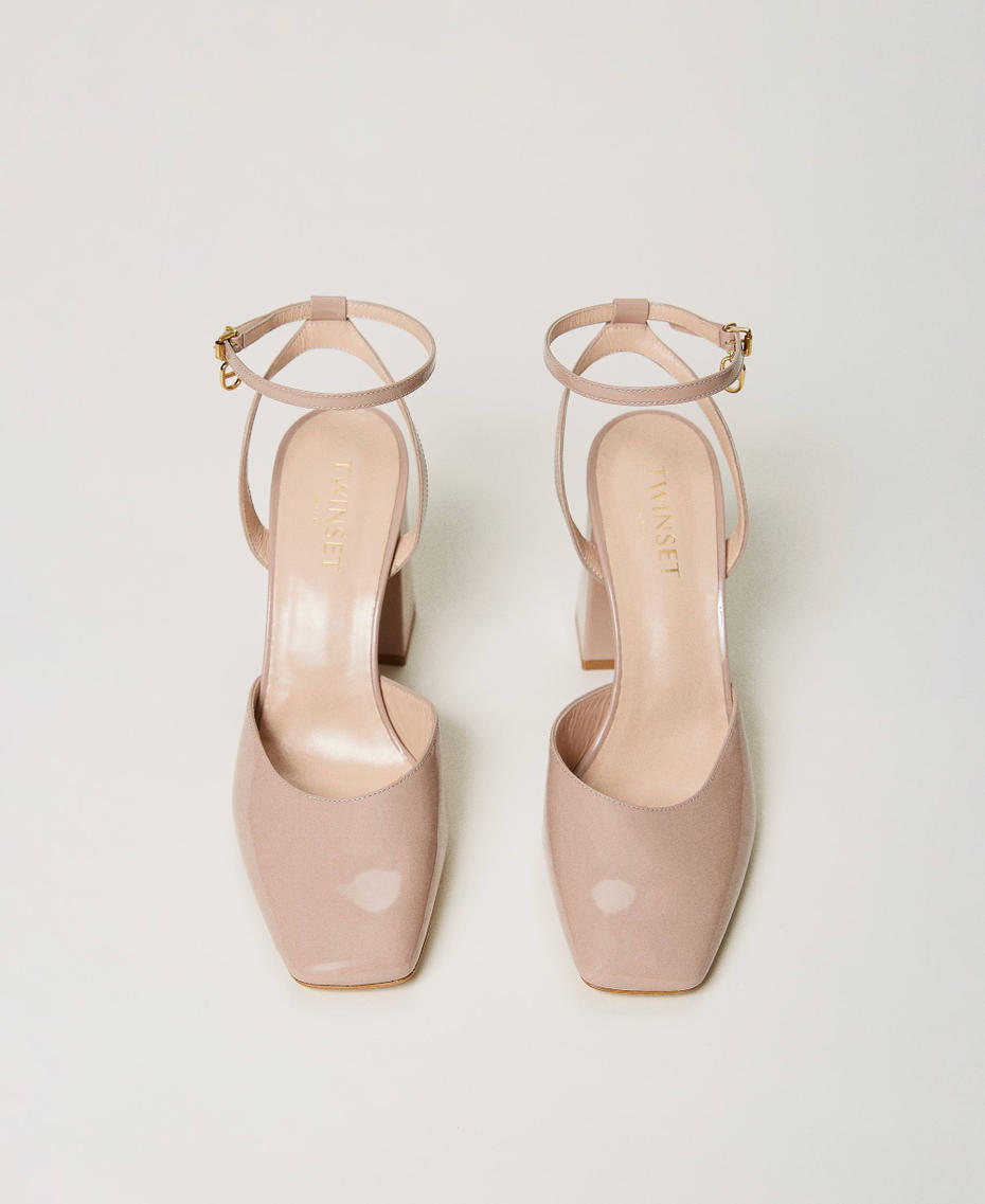 Leather court shoes with strap