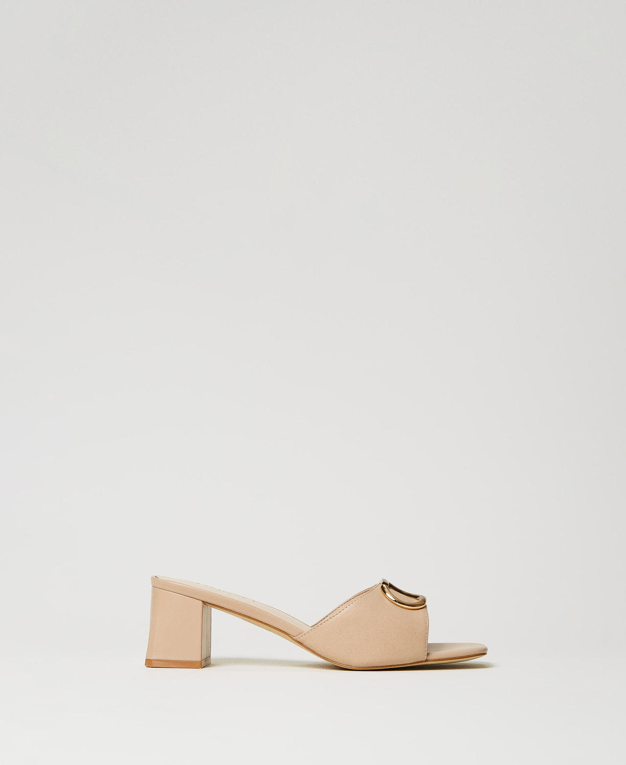 Sandales mules en cuir avec Oval T Marron &laquo;&thinsp;Hazelnut&thinsp;&raquo; Femme 241TCP182_10282_01