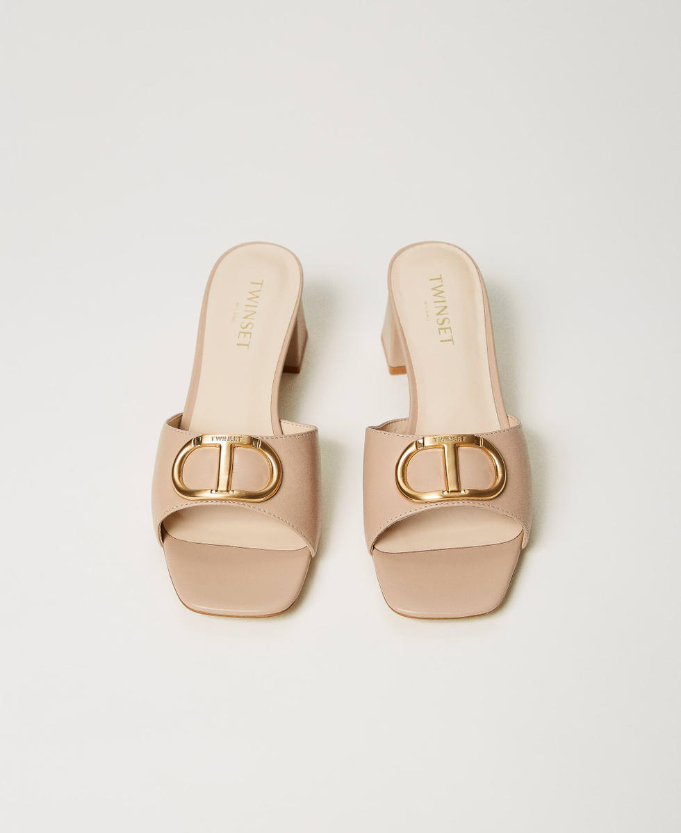 Leather mules with Oval T Woman, Brown | TWINSET Milano