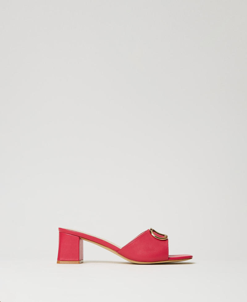 Sandali mules in pelle con Oval T