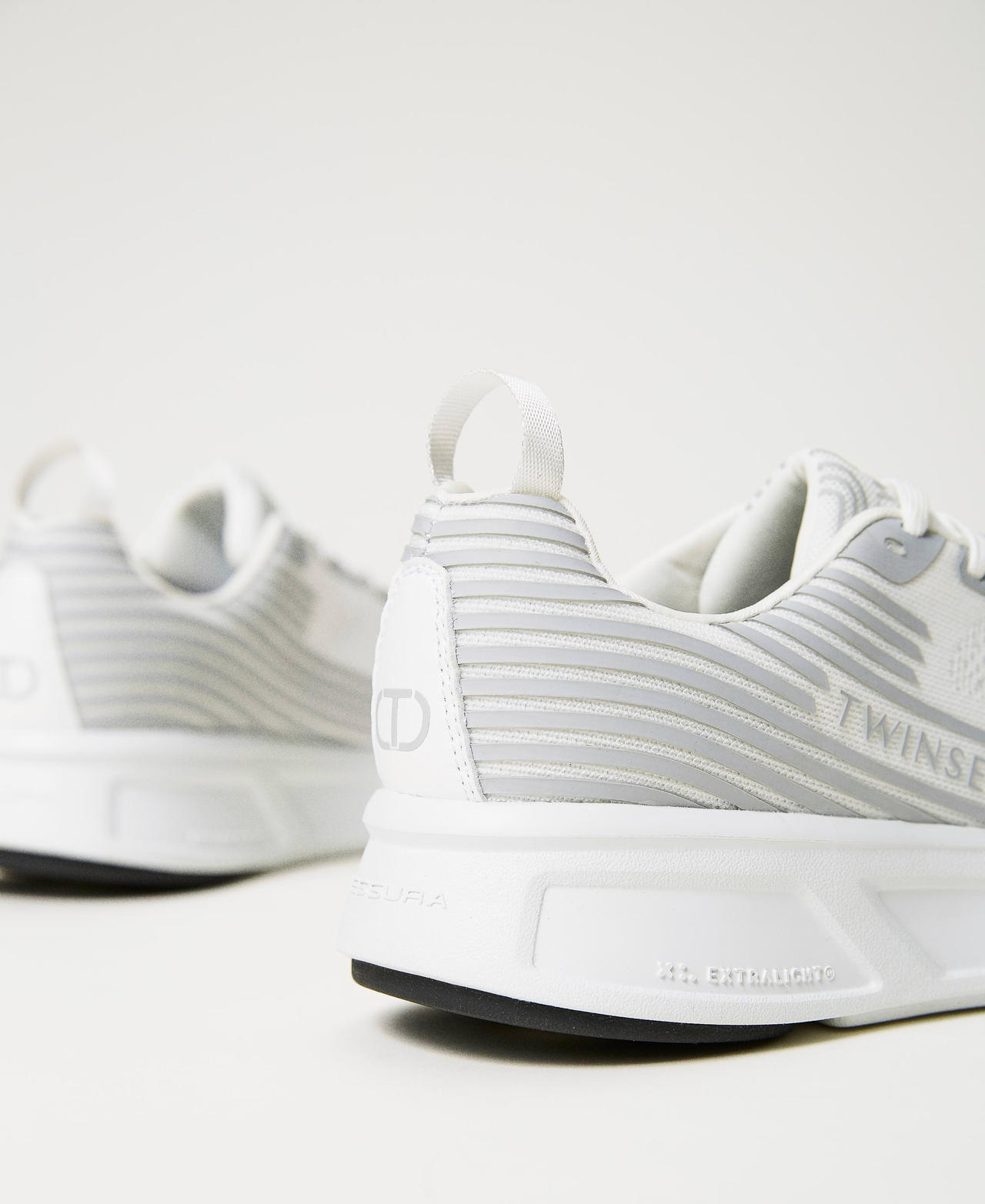 Sneakers Fessura a righe con logo Bianco Donna 241TCP212_00001_03