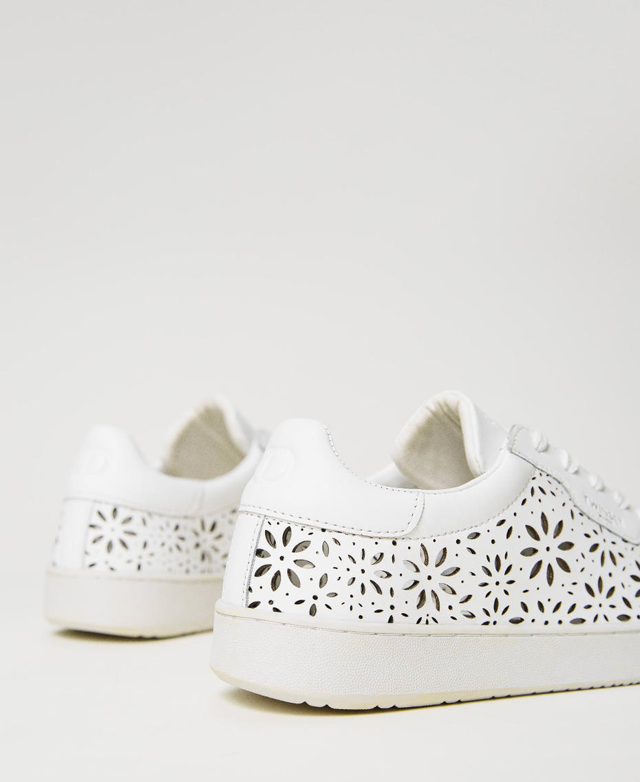 Baskets en cuir découpé au laser