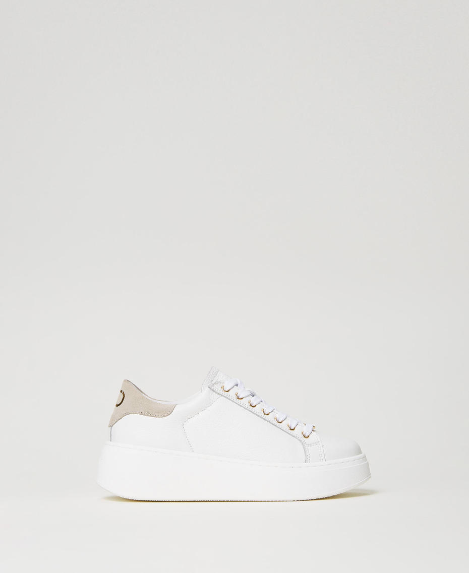 Sneakers aus Leder mit Kontrastdetail Zweifarbig Optisches Weiß / „Parchment“-Beige Frau 241TCT094-01