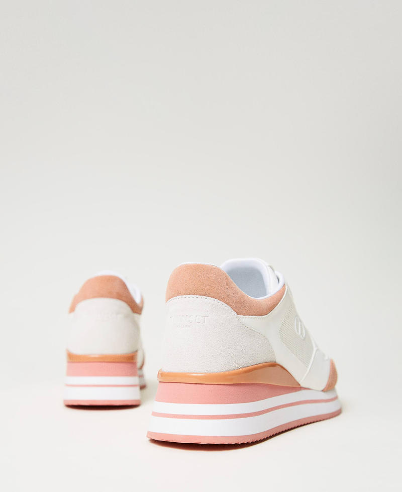 Color-Block-Sneaker im Laufschuhstil Zweifarbig Optisches Weiß / „Canyon Sunset“-Orange Frau 241TCT09C-03