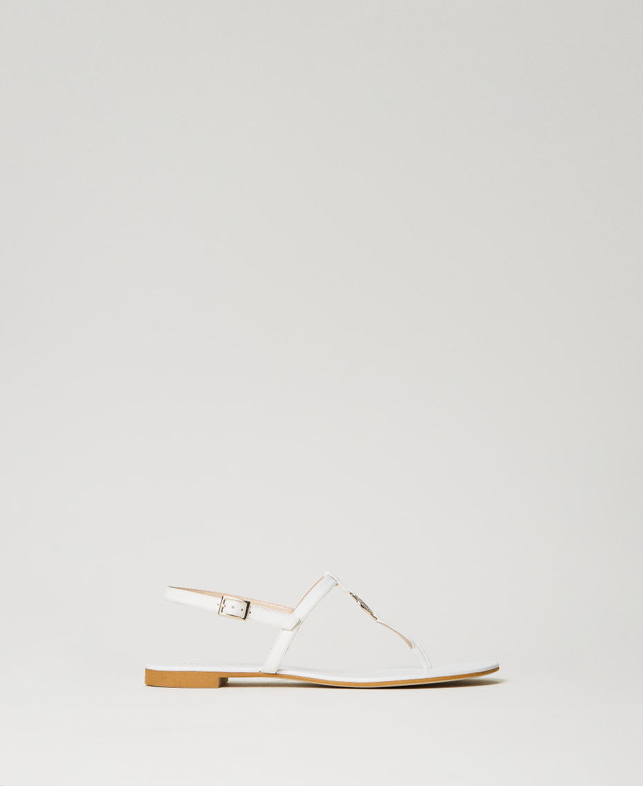 Sandales plates nu-pieds avec Oval T Blanc Femme 241TCT100-01
