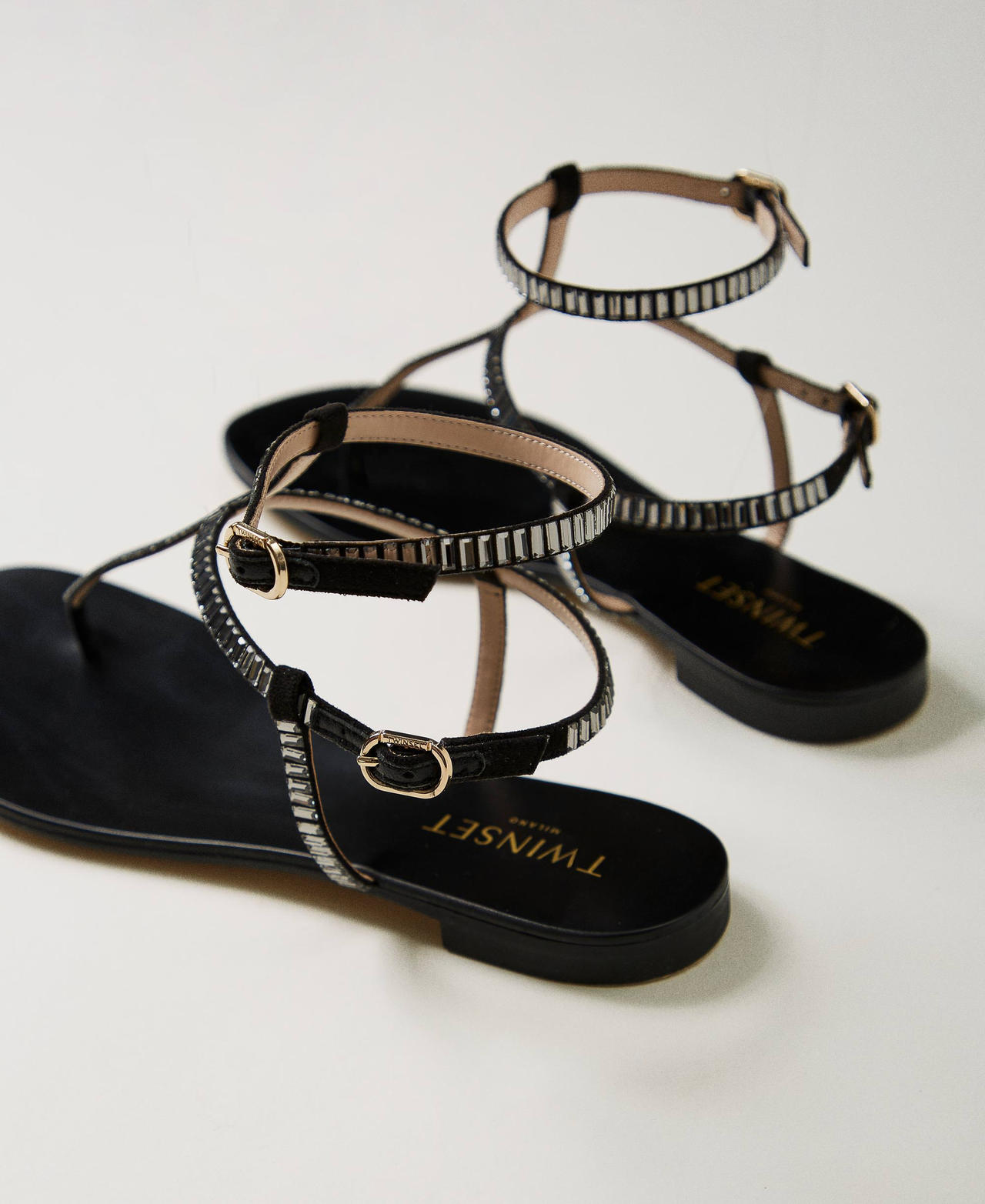 Sandali flat infradito con strass Nero Donna 241TCT110-03