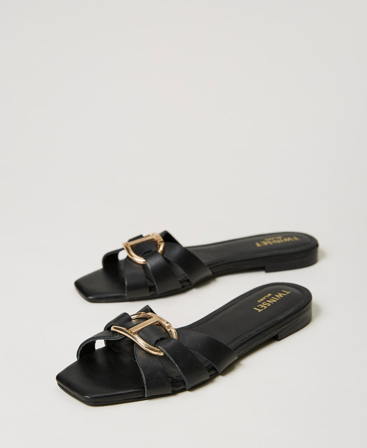Leather slides with Oval T