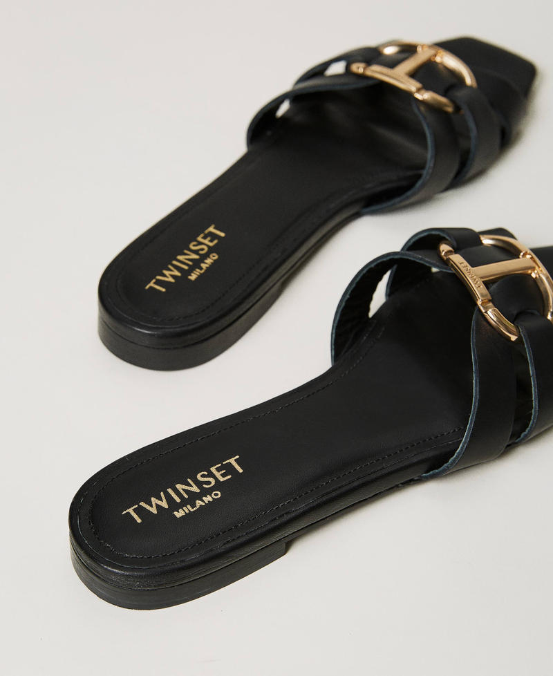 Leather slides with Oval T Black Woman 241TCT120-03