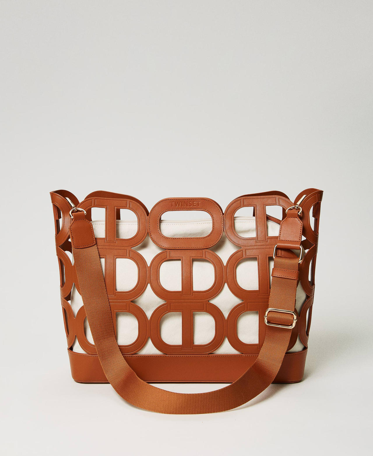 ‘Lila’ openwork shopper with Oval T