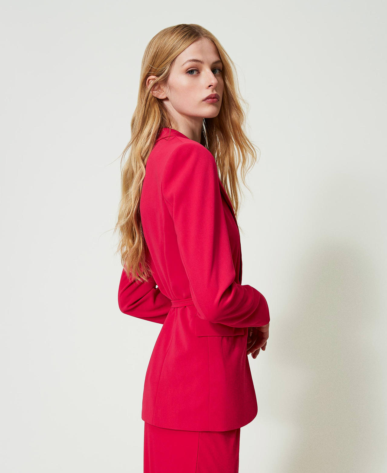Blazer avec ceinture siglée
