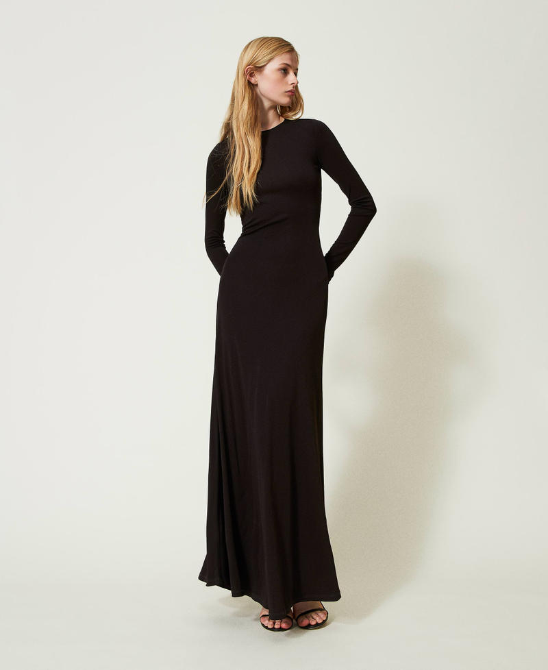 Long fitted dress with knot