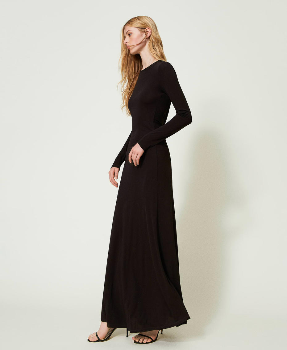 Long fitted dress with knot