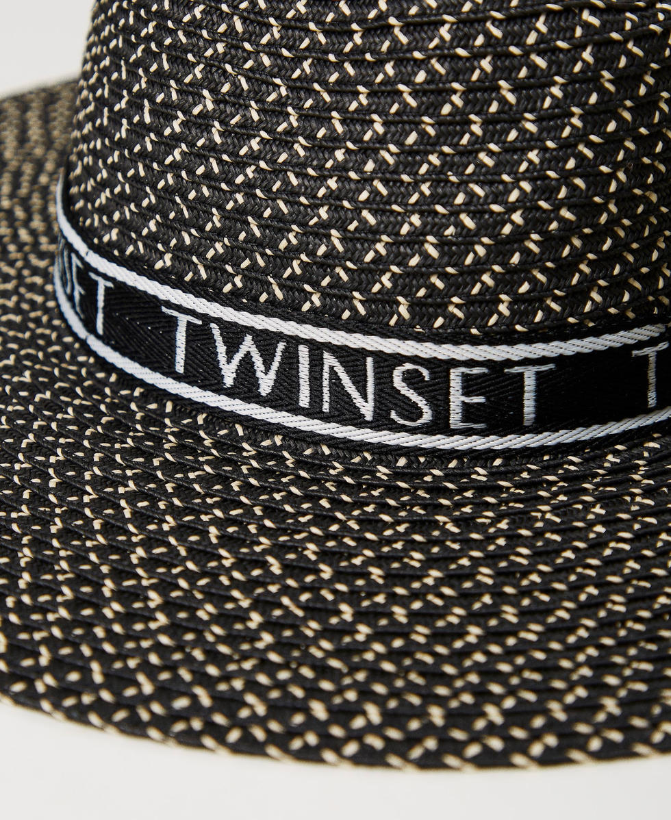 Wide brim hat with logo