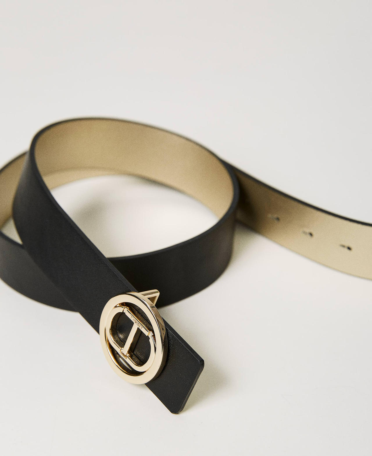 Reversible belt with Oval T and ring