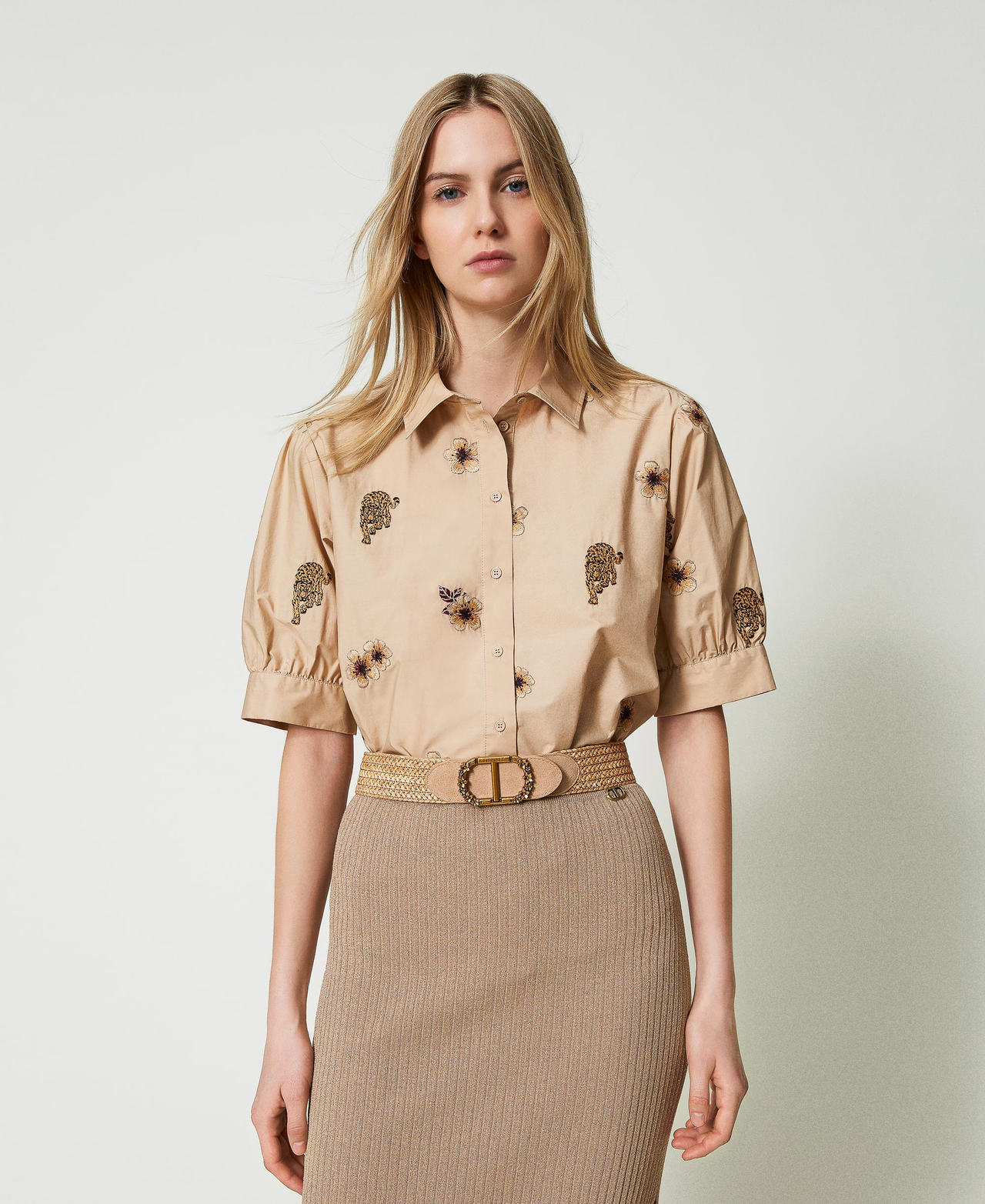 Raffia belt with floral Oval T