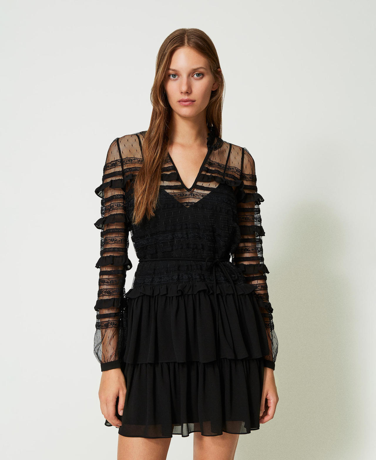 Robe courte en tulle plumetis et dentelle