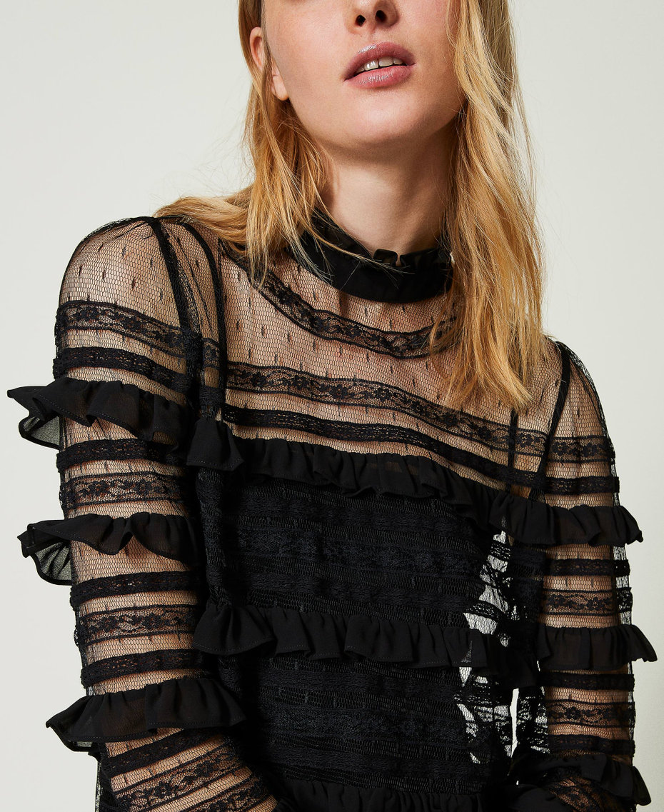 Blouse en tulle plumetis et dentelle