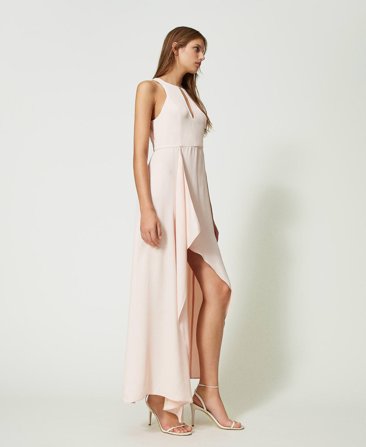 Robe longue asymétrique en satin