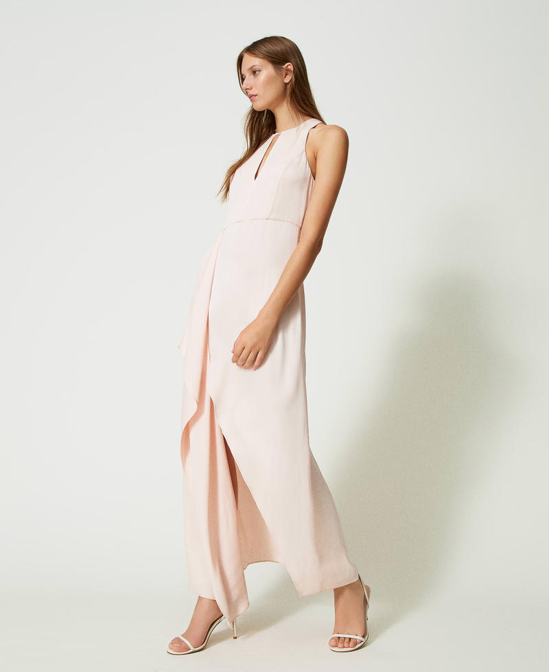Robe longue asymétrique en satin