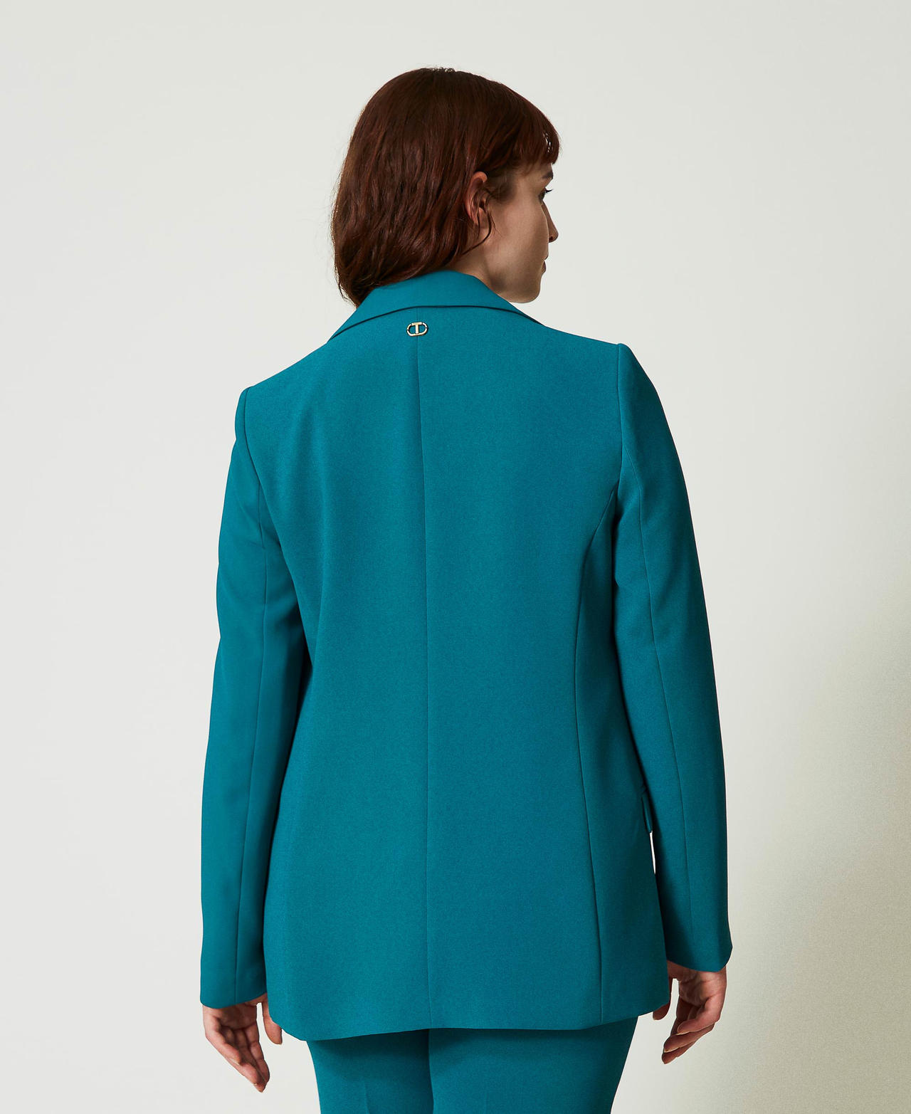 Chaqueta blazer de crep&eacute; cady con joya Azul celeste Verde mineral Mujer 241TP2170_00540_03