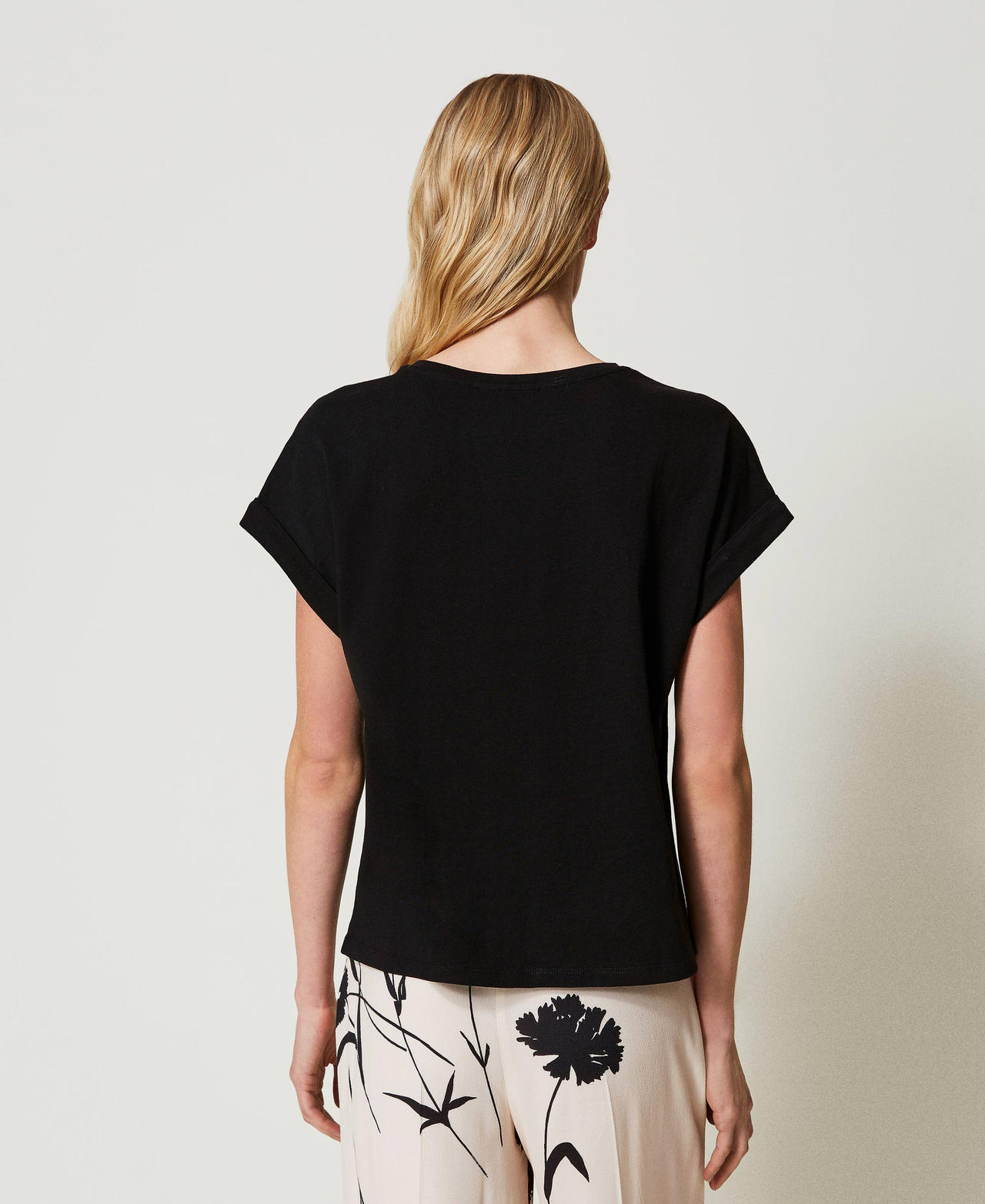 T-shirt with kimono sleeves and Oval T Black Woman 241TP2215_00006_03