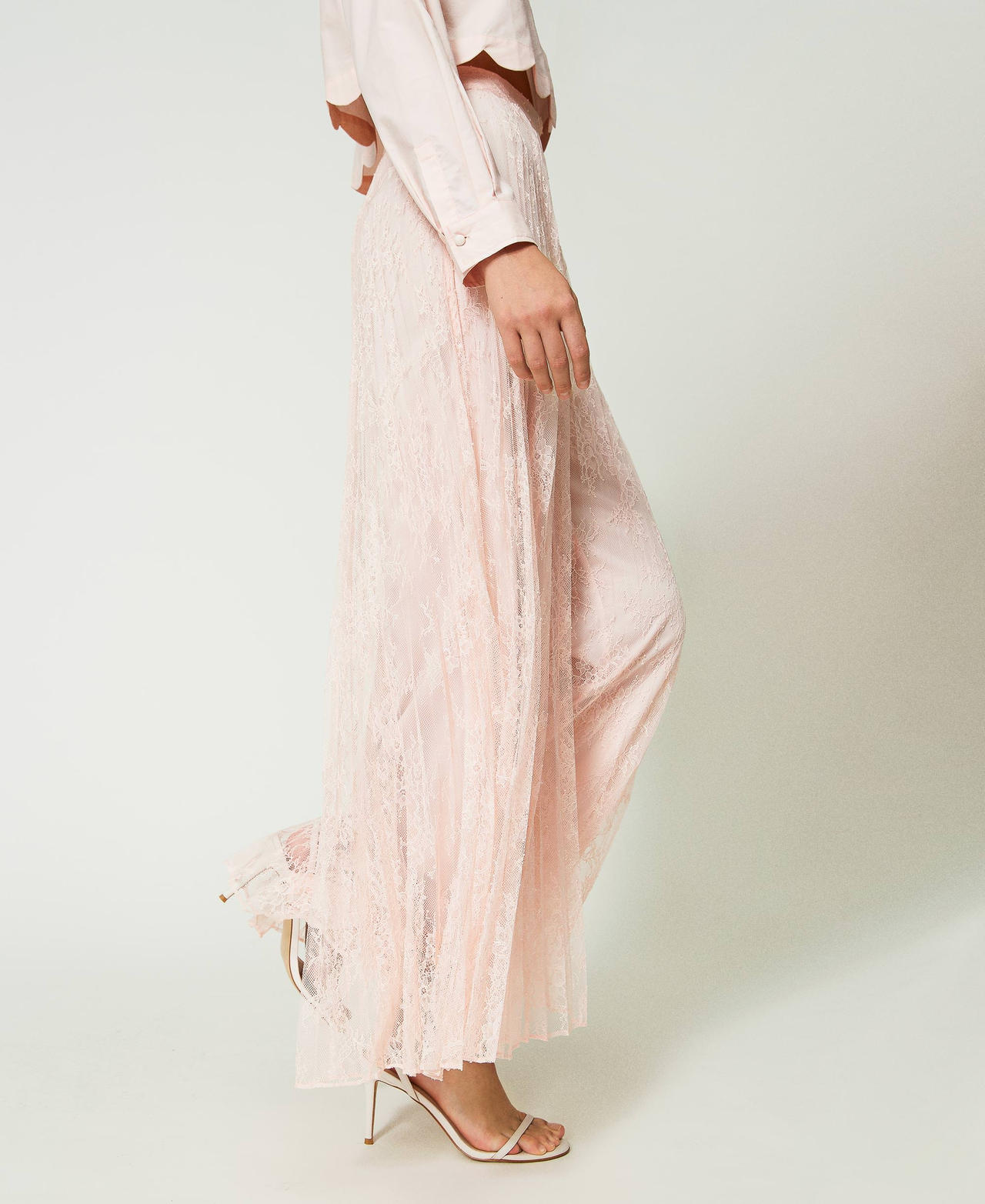 Pantalon palazzo en dentelle plissée