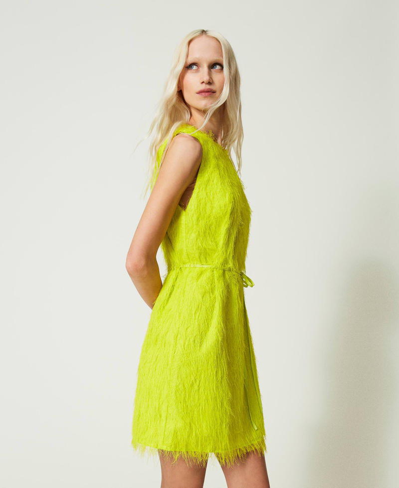 Kurzes Kleid mit Fäden in Federoptik „Light Lemon“-Gelb Frau 241TP2431-03