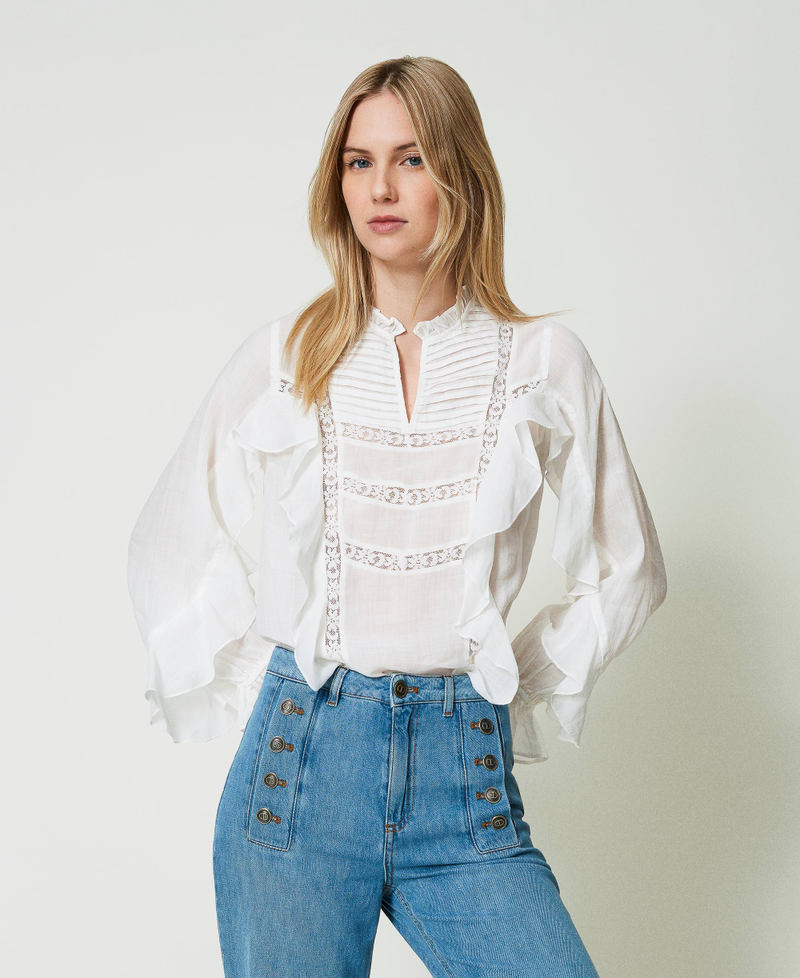 Ramie blouse with lace White Snow Woman 241TP2530-01