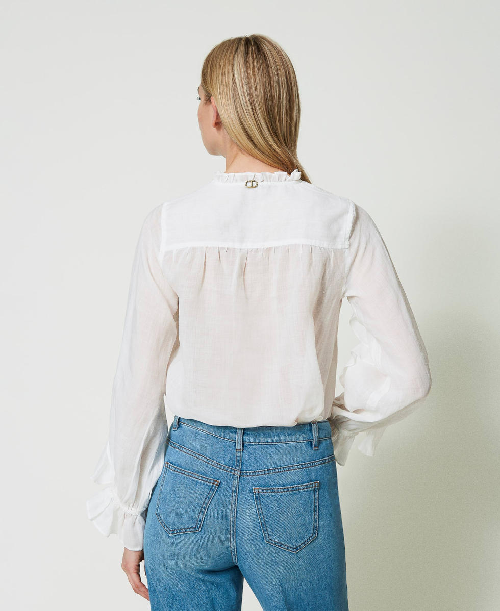 Blusa in rami&egrave; con pizzo