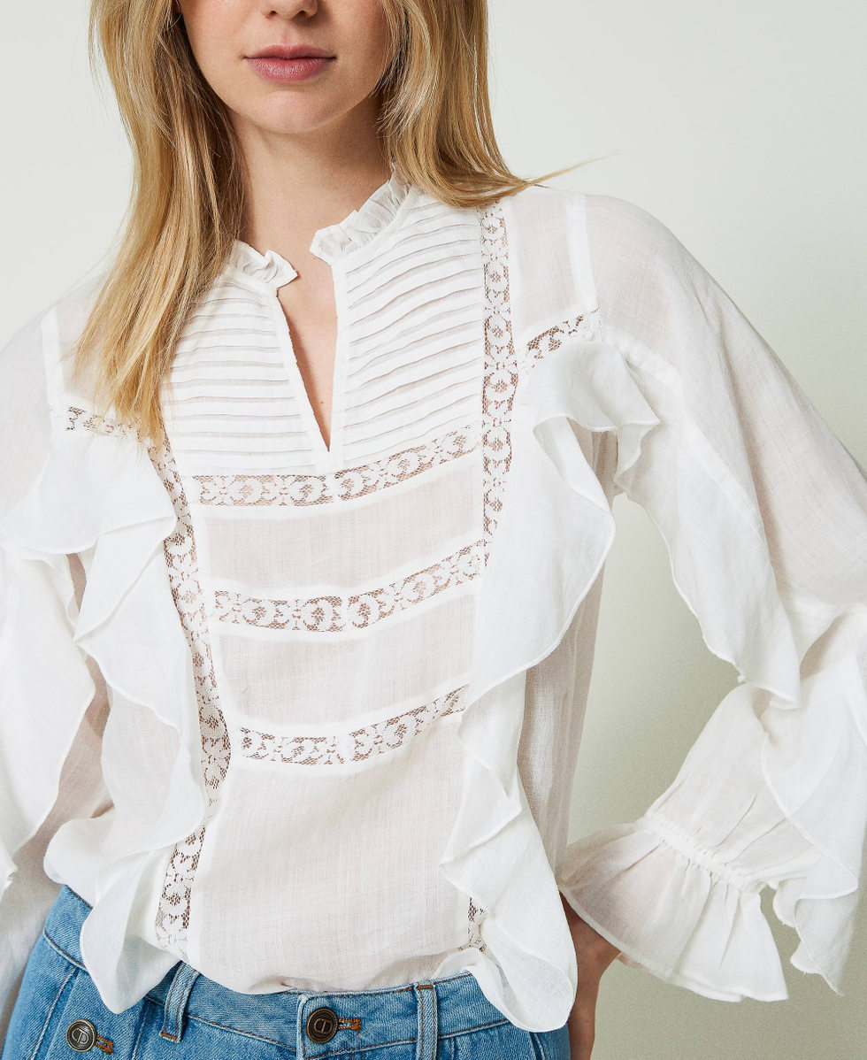 Blusa in rami&egrave; con pizzo