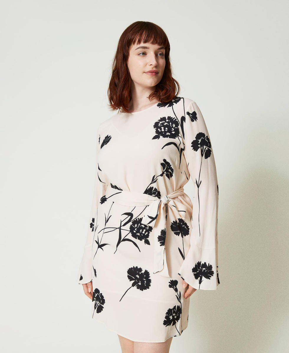 Robe courte en cr&ecirc;pe floral
