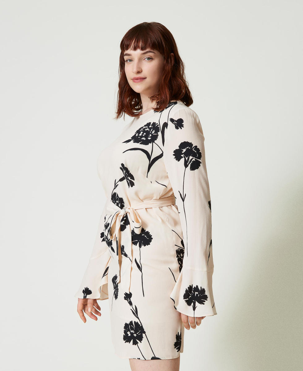 Robe courte en cr&ecirc;pe floral
